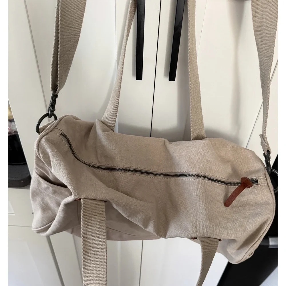 Guinness Nitro IPA Tan Canvas Duffle‎ Bag Strap Handles Alternative Travel